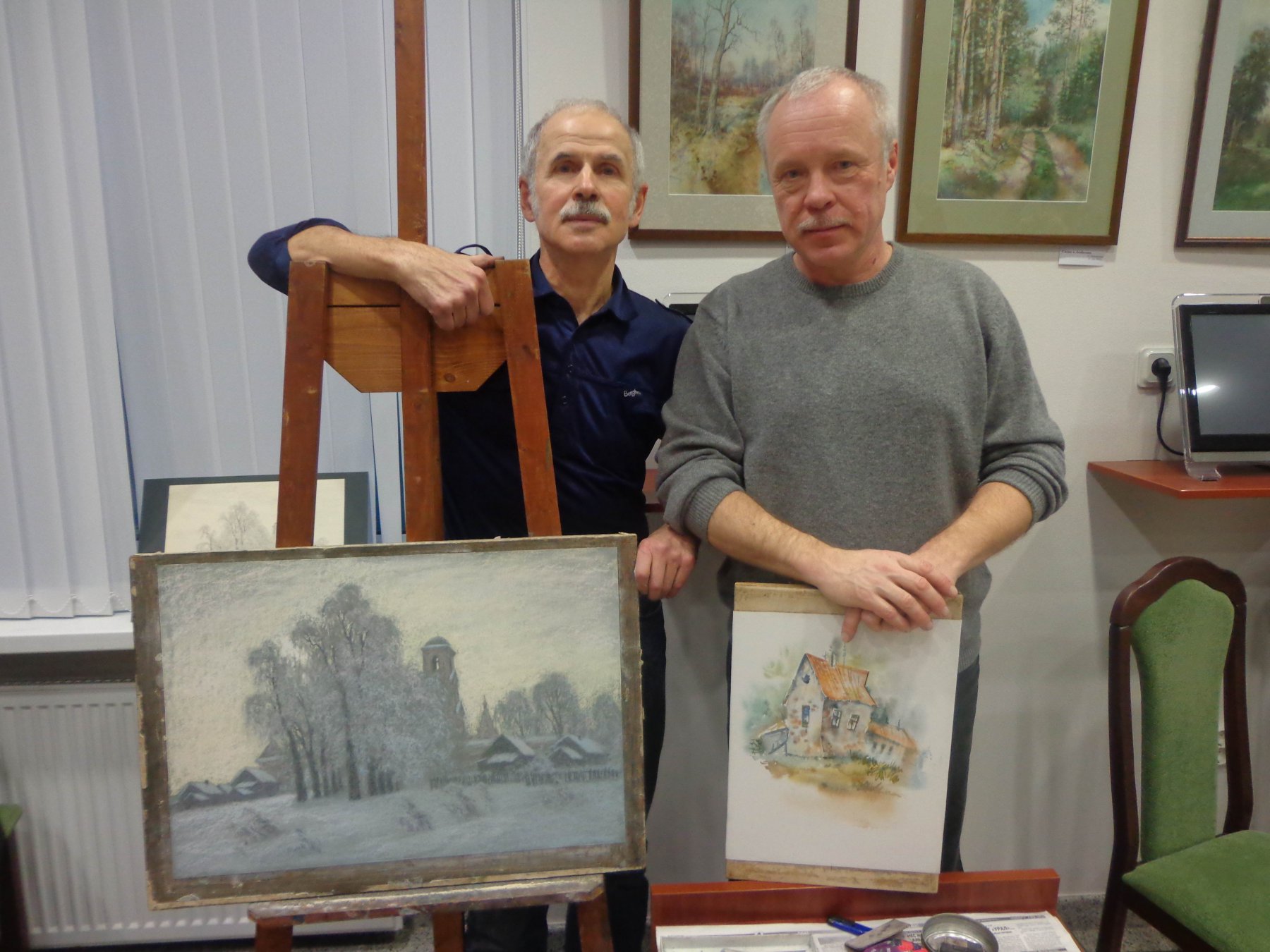НЕ ПЫТАЙТЕСЬ ПОВТОРИТЬ И НЕ ОБЛИЗЫВАЙТЕ КИСТОЧКУ