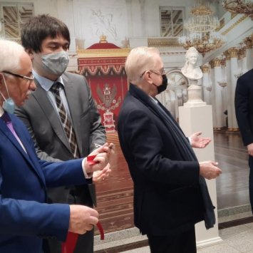 Открытие выставки "Стекло, которым любовались. Шедевры XVI-XXI веков из собрания Государственного Эрмитажа" 30 апреля 2021 г.