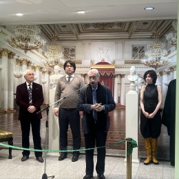 выставки "Оттенки роскоши. Художественные изделия из кожи XI-XXI веков" из собрания Государственного Эрмитажа. ⁣